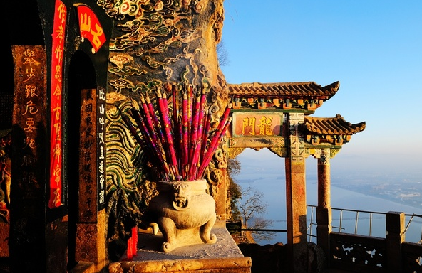 昆明西山風(fēng)景區(qū)龍門景區(qū)門票、景點(diǎn)及門票推薦